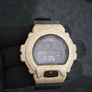Boîtier de montre Hip Hop G Series DW 6900 en moissanite, bijoux de luxe, montre sertie de diamants VVS, lunette de montre en moissanite - Product Image 1
