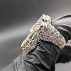 Anillo de Moissanita con Bisel Chapado en Oro de Plata de Ley de Lujo, Joyería Fina de Diseño Atemporal para Compromiso Nupcial para Mujeres y Hombres - Product Image 5