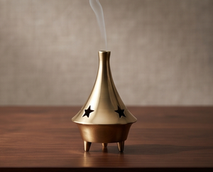 Quemador de Incienso Decorativo con Forma de Campana Dorada, con Recortes de Estrellas y Soporte de Trípode para Yoga, Meditación y Spa - Product Image 3