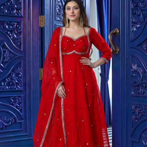 Vestido de seda Fendi Chinon de aspecto lujoso con bordado pesado y lentejuelas, falda y dupatta, para ocasiones festivas Diwali, precio al por mayor, Rama para mujer - Product Image 1