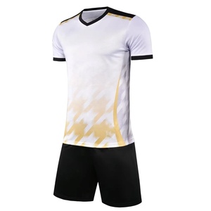 Vêtements de football unisexes pour adultes en gros, ensemble de football noir, logo personnalisé, impression numérique, jersey de haute qualité 100% polyester/coton - Product Image 1