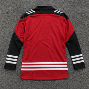 เสื้อฮอกกี้น้ำแข็งแบบซับลิเมชั่นสำหรับผู้ชาย แขนยาว คอวี ผูกเชือก สีแดงดำลายทาง ผ้าโพลีเอสเตอร์ซับเหงื่อ - Product Image 2