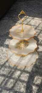 ขาตั้งเค้กเรซิ่นดีไซน์เนอร์พร้อมผิวลายหินอ่อนสุดพิเศษ - Product Image 2