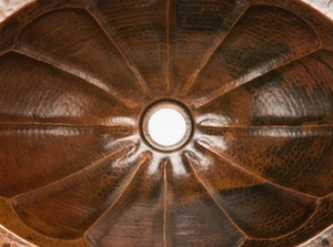 Évier ovale en cuivre martelé de style vintage, fait main, avec motif pétales cannelés, pour salle de bain, à poser sous le meuble ou en îlot, antique - Product Image 3