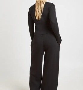 Conjunto de Dos Piezas para Mujer: Sudadera Oversize con Cuello Redondo y Pantalones Anchos, Fabricante de Marca Privada con Logotipo Personalizado, OEM con Logotipo Personalizado - Product Image 2