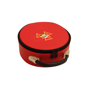 Étui en similicuir rigide rouge, spécialement conçu pour transporter et ranger un cerf-de-cheval maçonnique Royal Arch Past High Priest (PHP). - Product Image 1