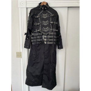 Manteau long pour homme de style gothique punk foncé, inspiré du trench-coat, en coton avec boucles et accessoires en cuir synthétique - Product Image 1