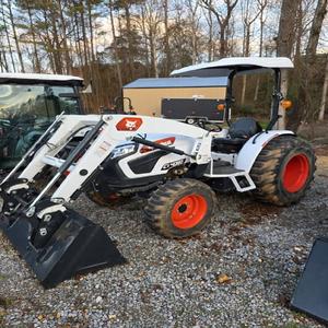 Bobcats CT4050 HST – Meilleure Offre de Vente en Espèces – Tracteur Compact 4x4 avec Moteur 50 CV, Boîte de Vitesses, Pompe et Roulement Avant Inclus - Product Image 5