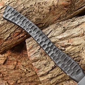 Hacha de Supervivencia UMAR FAROOQ, Hecha a Mano, Estilo Industrial, con Cabeza de Acero al Carbono, Mango de Madera, 18 Pulgadas de Largo, 3 Libras de Peso - Product Image 3