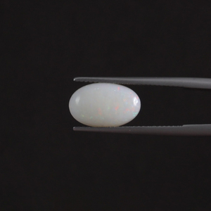 Opale naturelle blanche certifiée IGI, pierre précieuse en vrac, 1,64 carat, taille ovale 13,5x8,5 MM, traitée par un traitement de cirage/huilage léger, provenance Inde - Product Image 1