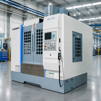 Centre d'usinage vertical CNC avec lubrification et refroidissement automatiques pour composants automobiles et plaques de moules en acier
