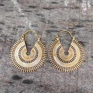 Pendientes de Latón de Diseño Plano, Estilo Moderno, Color Sólido, Artículo de Venta al Por Mayor de Fábrica, Pendientes de Latón Personalizados - Product Image 2
