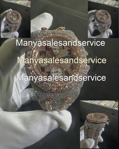 Montre chronographe en acier inoxydable et moissanite VVS glacée, boîtier rond, verre du cadran, résistance à l'eau 10 bars, bracelet à fermoir - Product Image 2