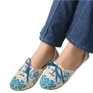 Chaussures artisanales écologiques légères à lacets avec empeigne en jute, design plat et détail torsadé - Product Image 1