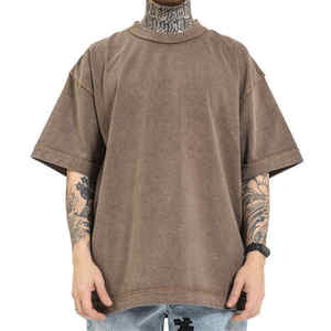 เสื้อยืดโอเวอร์ไซส์รุ่นใหม่ล่าสุด ตัดเย็บทรงทันสมัยด้วยผ้าเนื้อบางเบา ผสมผสานความเท่สไตล์สตรีทแฟชั่นกับความสบายระดับพรีเมียม - Product Image 2