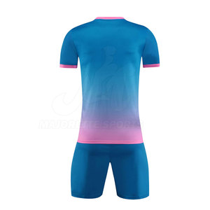 เสื้อฟุตบอลน้ำหนักเบาและกางเกงขาสั้นพร้อมเทคโนโลยีแห้งเร็ว ผ้าตาข่ายระบายอากาศ เหมาะสำหรับสภาพอากาศร้อนและเกมที่ต้องการความกระชับ - Product Image 2