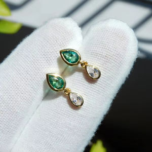 Boucles d'oreilles clous en argent sterling 925 plaqué or 14 carats avec émeraude véritable taille poire sertie à griffes, bijou pierre de naissance de mai, cadeau pour anniversaire ou fête - Product Image 1