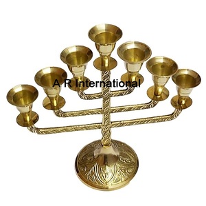 Ménorah Hanouka moderne en aluminium moulé, doré blanc, en laiton, porte-bougie religieux durable - Product Image 6