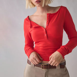 Camisa Henley de Manga Larga para Mujer, 100% Algodón, Ajustada, con Botones al Frente, Top de Moda Boutique, Ropa de Calle Personalizada al por Mayor - Product Image 1