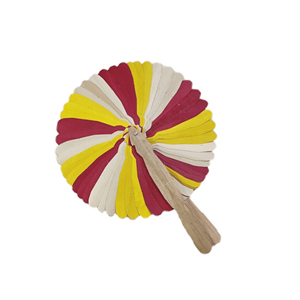Abanico de hoja de palma colorido, hecho con tejido de hojas de palma y mango de madera de coco para refrescarse y como decoración visual, Vietnam - Product Image 6