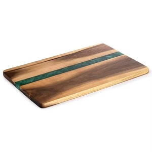 Rectangular Wooden Chopping <b>Board</b> With Handle And Natural Wood Grain Pattern - Product Image 3