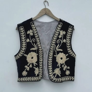 Chaleco Boho de Terciopelo Bordado, Chaleco Étnico Indio, Regalo de Navidad para Ella, Atuendo de Acción de Gracias, Chaqueta Étnica sin Mangas - Product Image 1