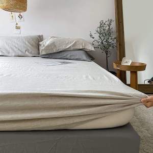 Parure de lit Terraloom en lin moderne lavé 4 pièces pour très grand lit avec housse de couette anti-plis à imprimé numérique, personnalisable pour mariage et usage domestique - Product Image 2