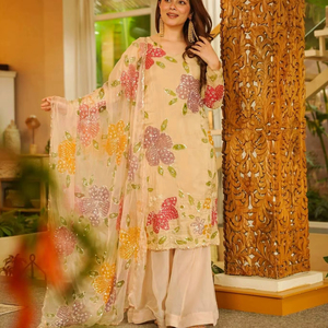 Conjunto de Traje Festivo Beige con Bordado Floral para Mujer |   Conjunto de Kurta, Palazzo y Dupatta de Organza |   Traje Étnico para Bodas y Fiestas - Product Image 1