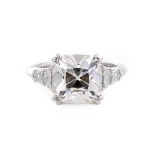 Bague de fiançailles de luxe en or blanc 14 carats avec diamant de laboratoire taille coussin 3 carats, bague anniversaire cinq pierres pour femme, bijoux - Product Image 3