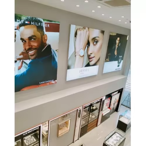 Design d'intérieur de showroom de montres de luxe, intérieurs de magasins haut de gamme, comptoirs d'exposition élégants, vitrines en verre, installation d'éclairage LED intelligent - Product Image 2