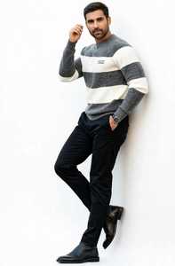 Suéter de Punto con Capucha y Cuello Redondo para Hombre, Color Gris con Estampado Blanco, Manga Larga, Estilo Casual para Primavera, Marca Oneten Apparel - Product Image 3