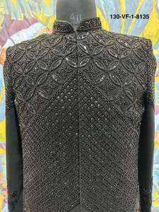 Sherwani Festivo para Hombre con Cuello Mandarín, Diseño Geométrico de Sombras, Sin Arrugas, Base de Lachka TR Premium, Cuentas Negras - Product Image 3