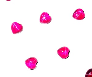 Cœur de rubis étoilé transparent 8x8 mm 3,5 carats, cabochon poli créé en laboratoire avec effet étoile à 6 branches pour la fabrication de bijoux - Product Image 6