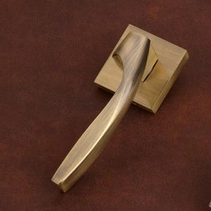 Poignées durables en laiton et zinc pour meubles d'hôpitaux, d'écoles et de centres commerciaux, disponibles en gris professionnel et en or. - Product Image 2