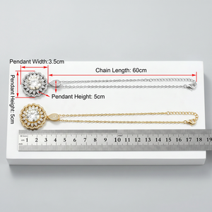 Colgante de Plata 925 con Baño de Oro y Moissanita para Mujer, Corte Brillante, Forma de Flor, Joyería Clásica de Boda, Solitario - Product Image 4