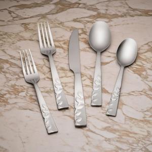 Ensemble de couverts modernes en acier inoxydable poli miroir avec manches côtelées, compatibles lave-vaisselle, pour mariage, en vente - Product Image 5