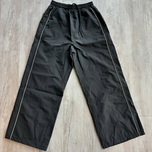 Chaqueta y Pantalones de Hombre de Tela de Nailon con Diseño de Rayas y Logotipo Bordado, Ropa Casual de Fabricación Personalizada - Product Image 3