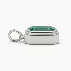 Ami Jewels - Lujoso Colgante Solitario de Diamante Cultivado en Laboratorio con Corte Esmeralda de 8 Quilates, Platino PT950, Certificado IGI, Joyería Minimalista para Boda - Product Image 3