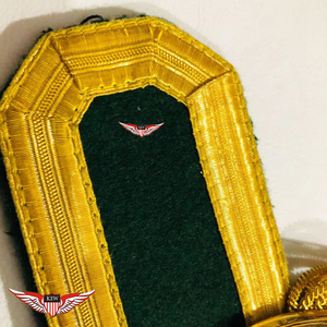 Epaulette de Flecos de Hilo Dorado y Negro Hecho a Mano, Accesorio de Uniforme Ceremonial, Ecológico, Estilo Napoleónico - Product Image 4