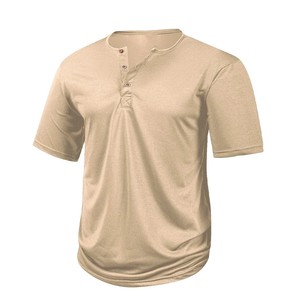 เสื้อยืดเฮนลีย์แขนสั้นสีเบจสำหรับผู้ชาย ทรงปกติ สีพื้น ผ้าถักลำลอง คอทรงโอ ดีไซน์แบบกำหนดเอง โลโก้แบบกำหนดเอง - Product Image 1