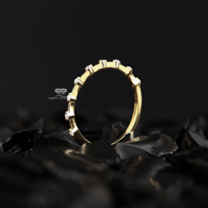 Anillo de Diamantes de Oro Amarillo con Piedras Naturales para Mujer, Corte Brillante Redondo, Clásico, para Exportación - Product Image 1