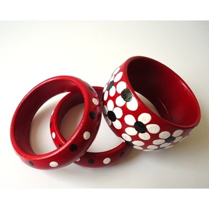 Collection de bijoux traditionnels faits à la main pour femmes indiennes, accessoires de mode en cristal, bracelets en bois peints dans un style ethnique - Product Image 1