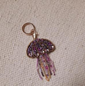 Porte-clés brodé de perles de rocaille mignonnes, breloque de créateur en perles de rocaille, porte-clés brodé perlé - Product Image 4