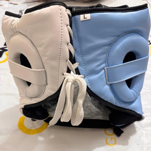 Gants de boxe et protège-tête en cuir de vachette de haute qualité, fabriqués sur mesure par le fabricant, pour la combat et l'entraînement. - Product Image 6