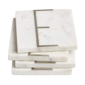 Ensemble de 4 dessous-de-verre de style moderne pour service à thé, avec incrustations en marbre et laiton, nouveau design alphabétique, le meilleur design pour la vaisselle domestique - Product Image 1