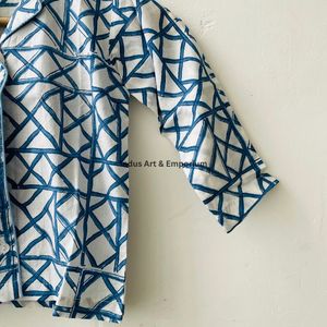 Nueva Llegada: Conjunto de Pijama de Algodón 100% Indio para Mujer, Estampado a Mano, de Secado Rápido, Cuello en V, Manga Larga, Cierre de Botones - Product Image 6