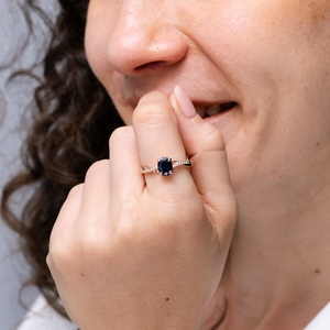 แหวนหมั้นทองคำแท้ 14K 18K รูปไข่ ประดับไพลินสีน้ำเงินธรรมชาติ พร้อมเพชรประดับ ดีไซน์แหวนแยกส่วน งานฝีมือประณีต - Product Image 4