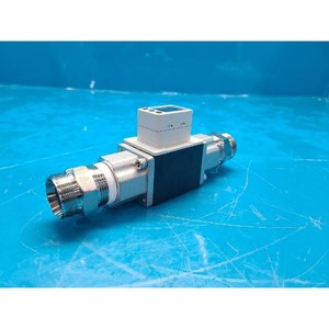 SMC PF3W711-N10-F-M สวิตช์ควบคุมการไหลของน้ำแบบดิจิตอล ใช้เป็นอะไหล่อุปกรณ์เซมิคอนดักเตอร์รุ่นเก่า - Product Image 4