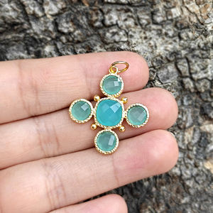 Colgante de Cruz Espiritual Cristiana con Gema de Calcedonia Aqua Corte Cojín, Chapado en Oro de 18K sobre Latón Sólido, para Collares - Product Image 4