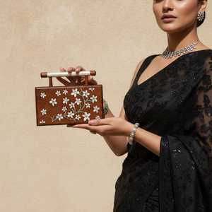 Pochette de luxe faite à la main avec incrustation de nacre MOP, corps en bois artistique et finition polie, idéale pour les mariages et les événements traditionnels - Product Image 4